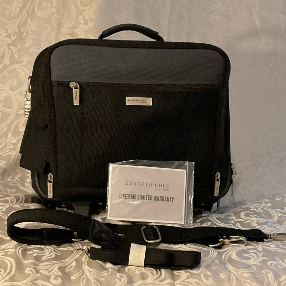 Kenneth Cole Rolling Computer Bag - image 1